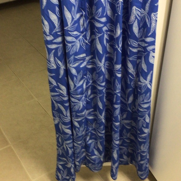 Absolutely Famous Blue and White Patterned Maxi Dress - Picture 10 of 16